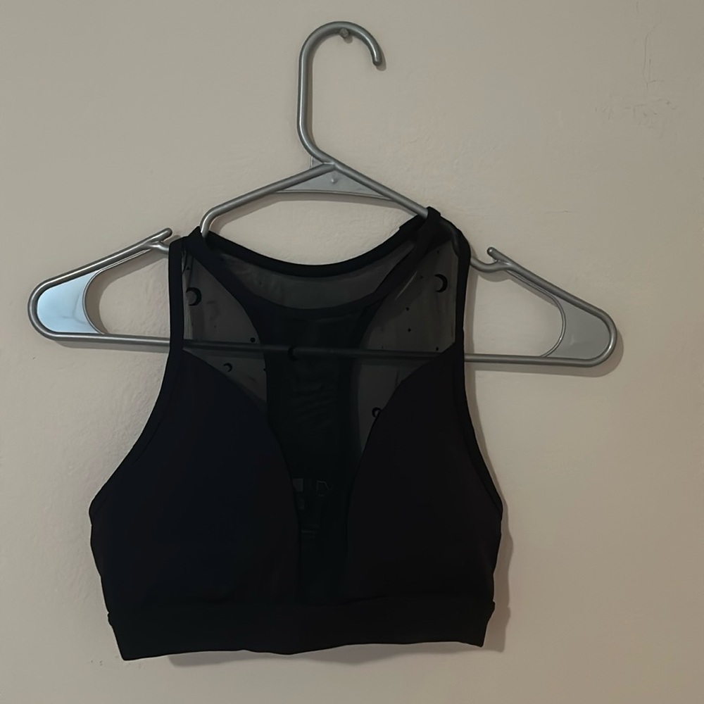 Black sports bra